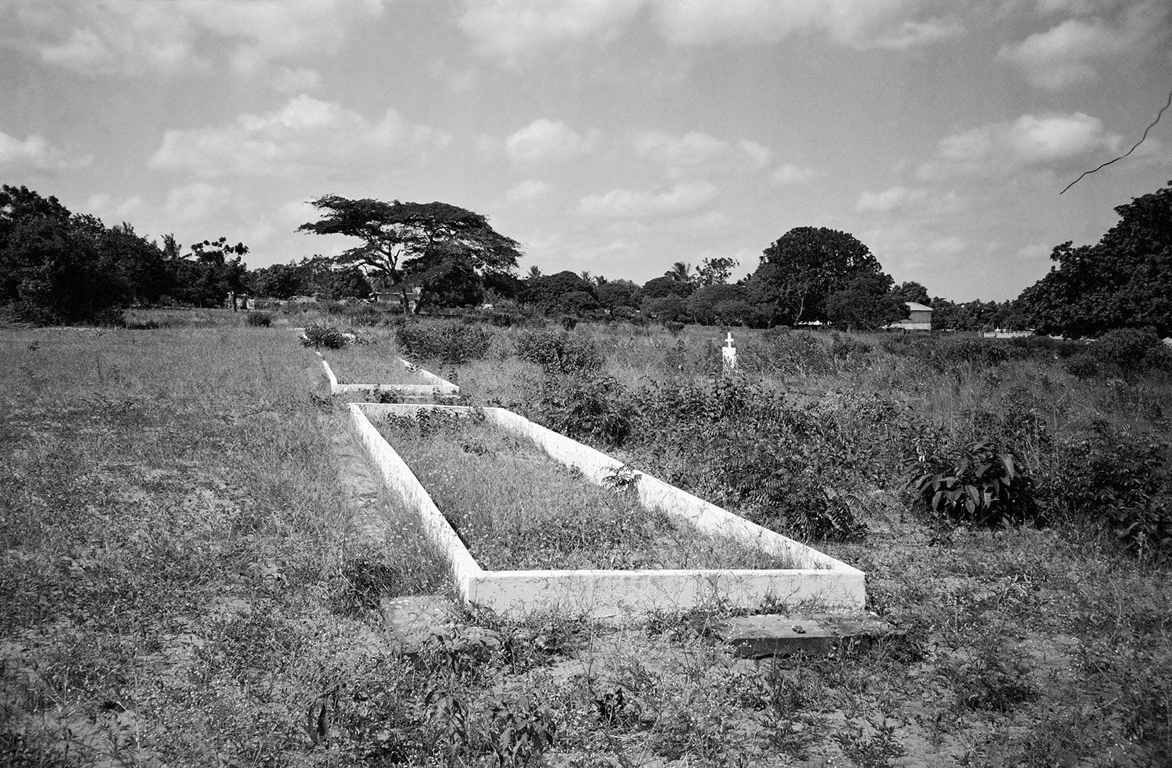  Fevererio 3 mass-grave, Mozambique/ 2002 