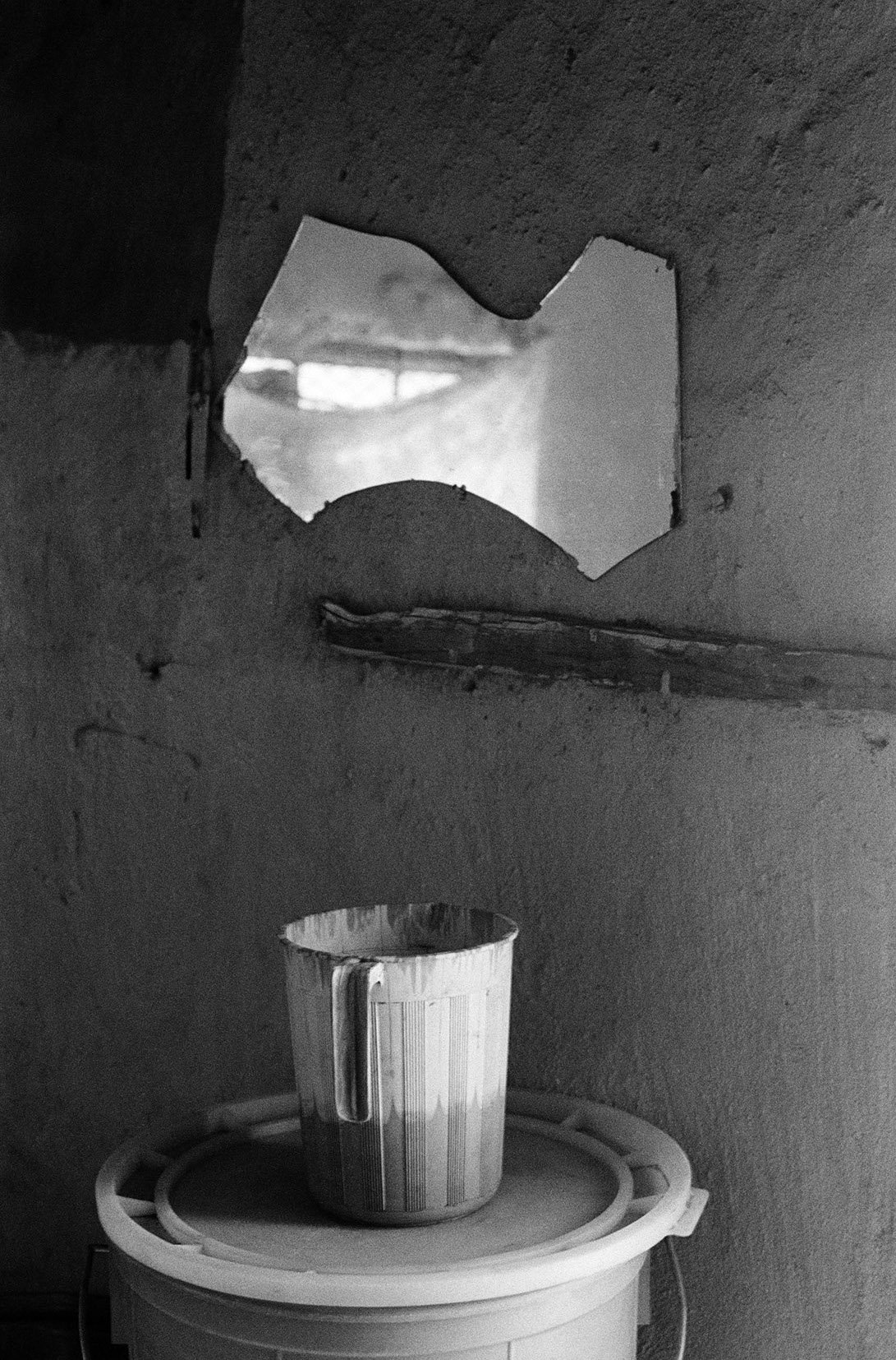  Mirror and jug, Alexandra/ 1989 