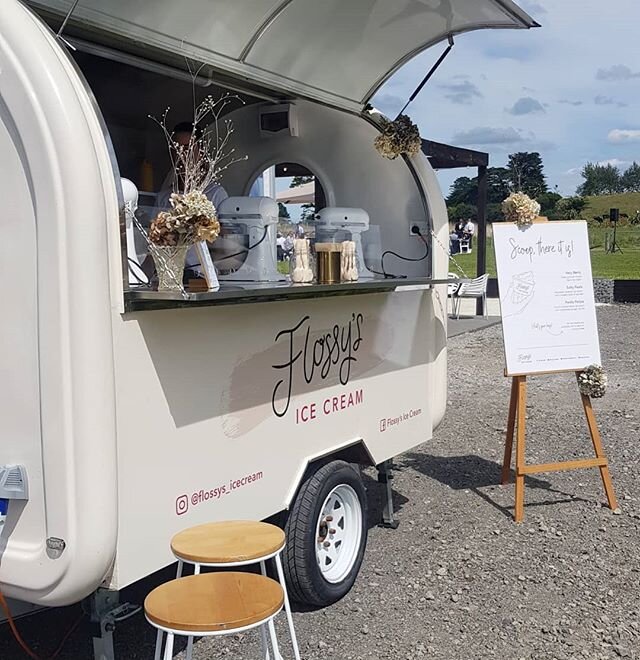 Are you still planning your wedding during this tough time? 💁&zwj;♀️ We would love to hear how you are managing. 
Our little team here at Flossy's Ice Cream is looking forward to serving up some of our magic for you again soon. ♡