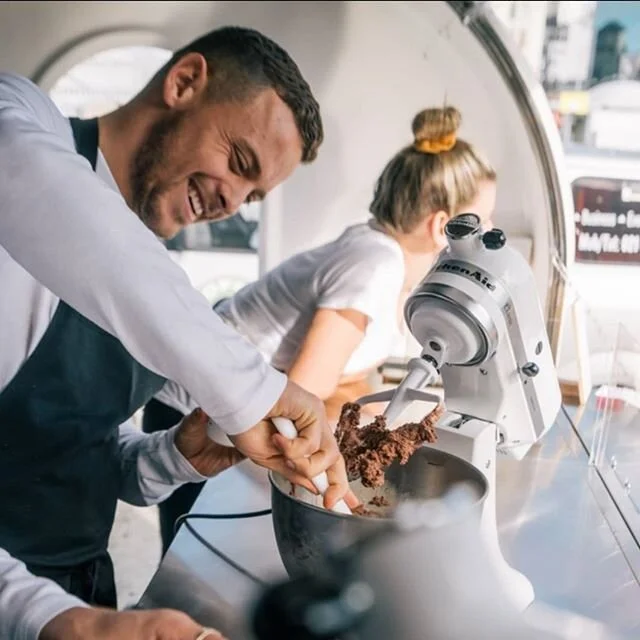 🥂Beyond excited about yesterday's announcement and the increased number of gatherings!!🥂 It is a happy time for all those couples that have had to delay their celebrations and/or their planning. 
If you are planning your wedding, or another celebration, and in need of ice cream treats - Get in touch with us! 🍦