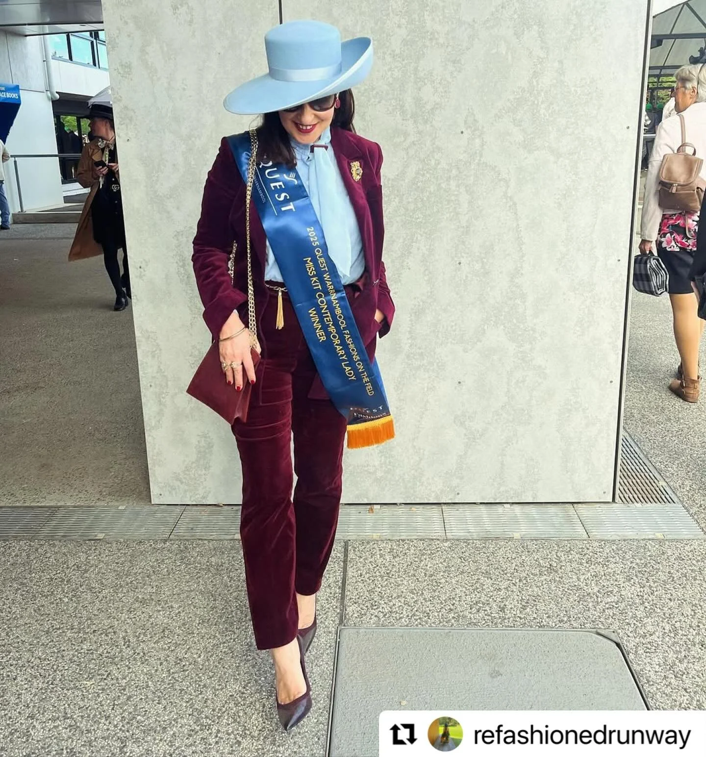 Congratulations to @refashionedrunway on winning the @misskitbeauty contemporary lady at @wboolracingclub 

Wearing a custom made fur felt in a style I call Side Hustle. 

The Side Hustle shape comes from a hat block that I hand carved and sanded fro
