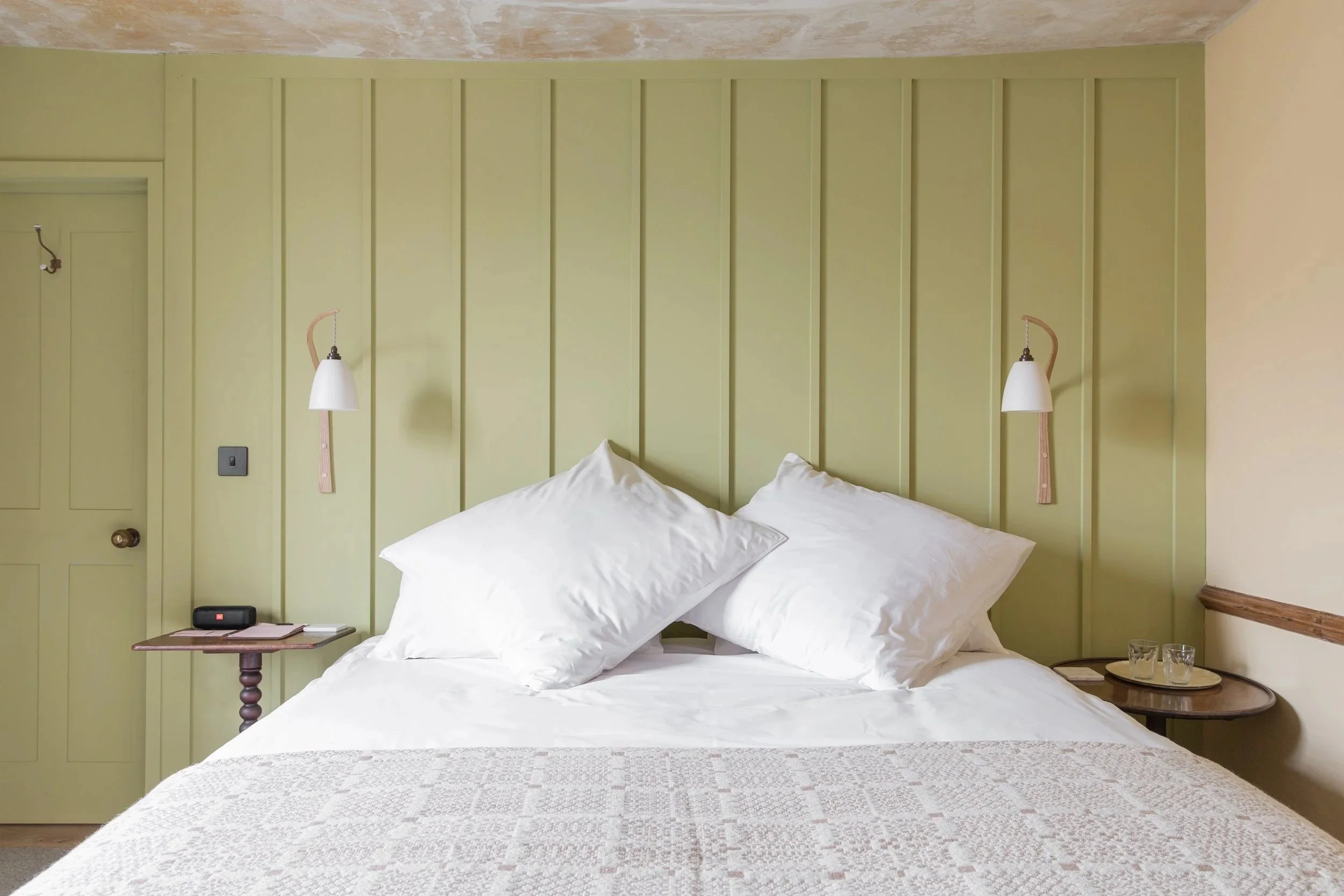 ROOM No.4