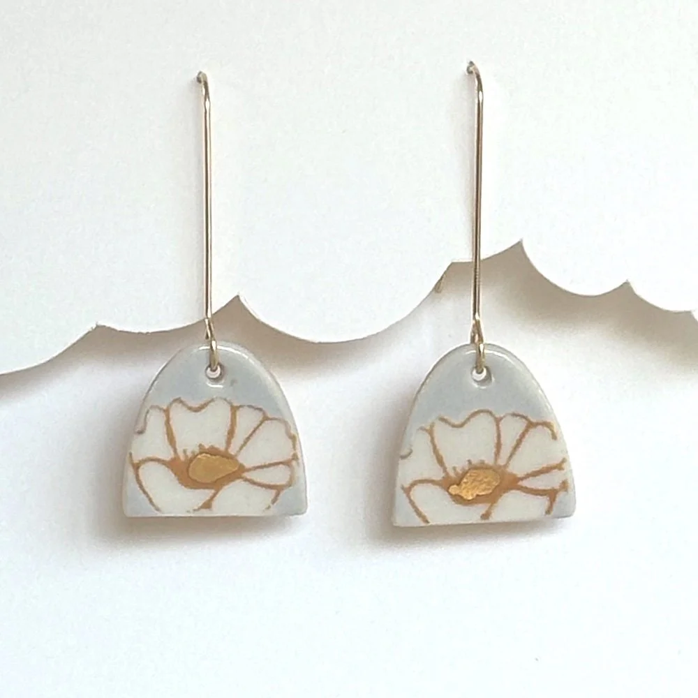 Poppy Earrings | Short Arch | Gray