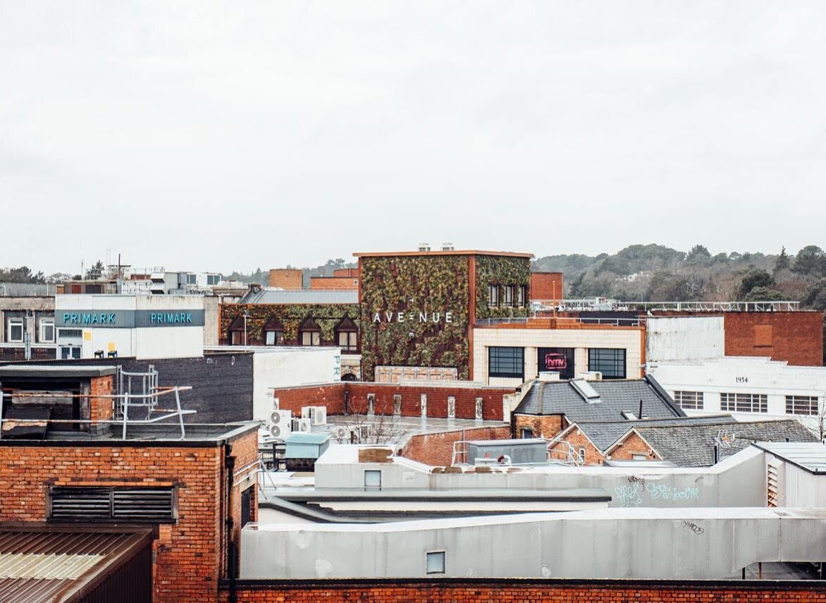 Standing out in the crowd 😍

#theavenuebournemouth #bournemouth #skyline #dorset #architecture #building #southwest #savethehighstreet