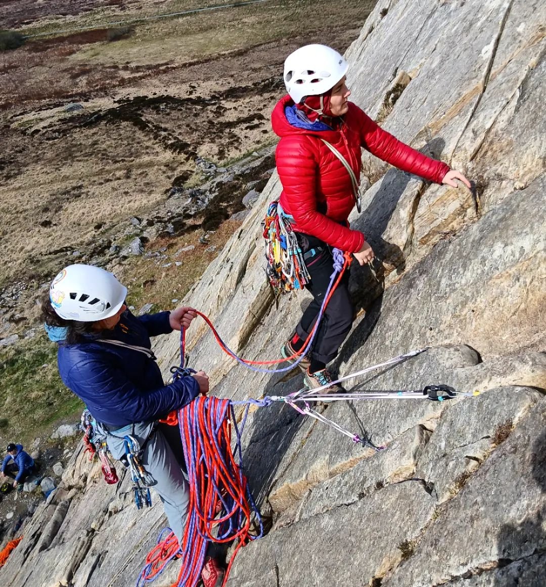 Climbing in the sun, ignoring the slightly freezing cold wind!! 🥶 
Was a brilliant day to be back teaching rescue techniques and problem solving. 

#lovewhatyoudo #climbing #climber #walesneverfails #discovercymru&nbsp; #climblikeagirl #getoutside #