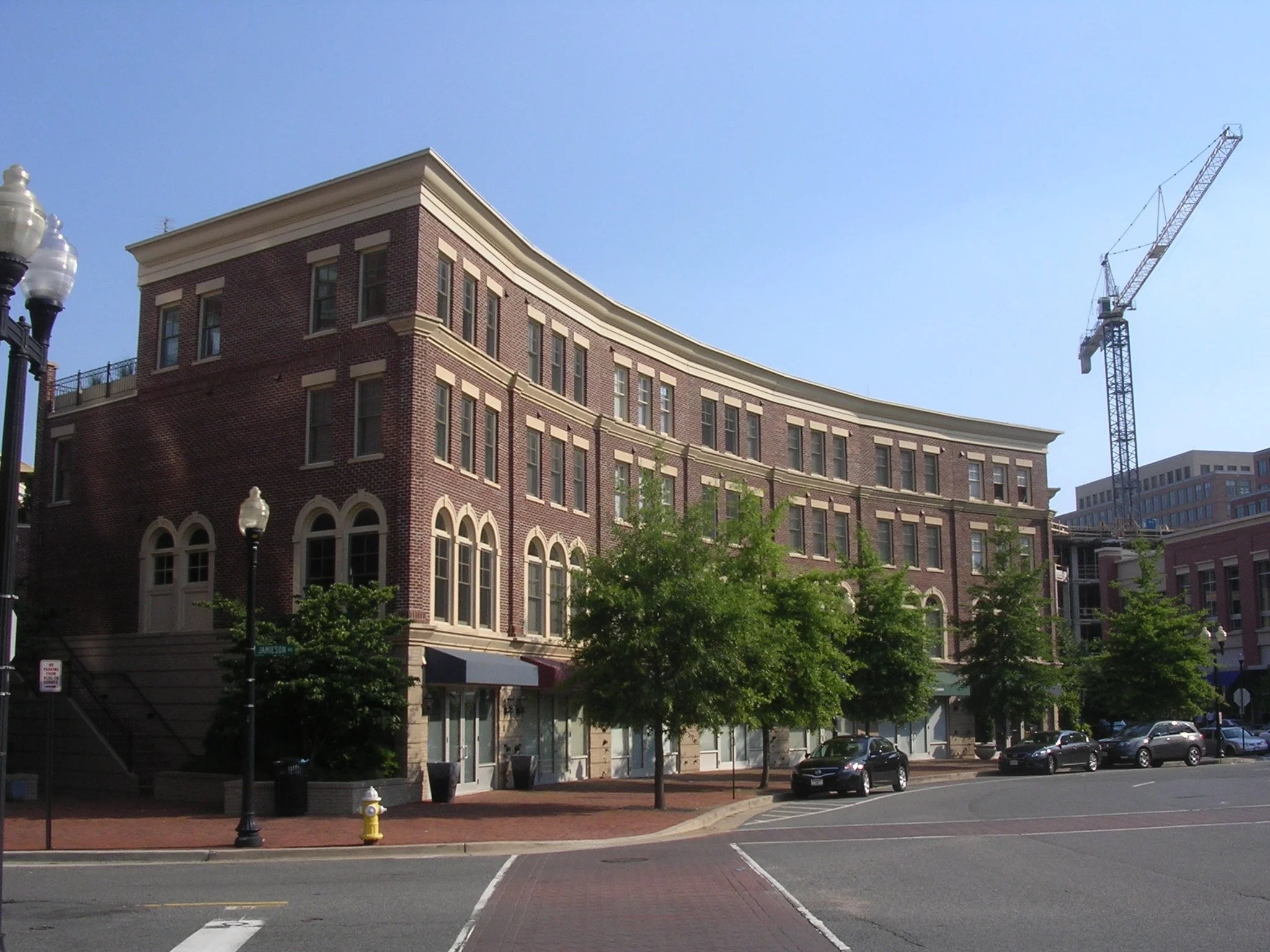BUILDINGS SHAPING STREETS