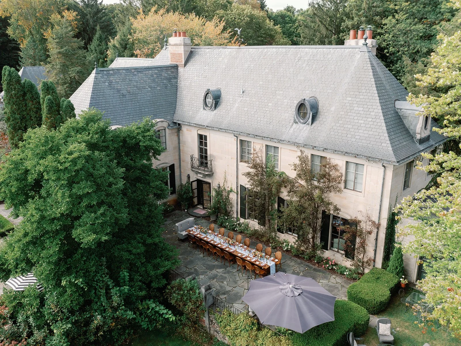 Beautiful manor house for weddings near Chicago