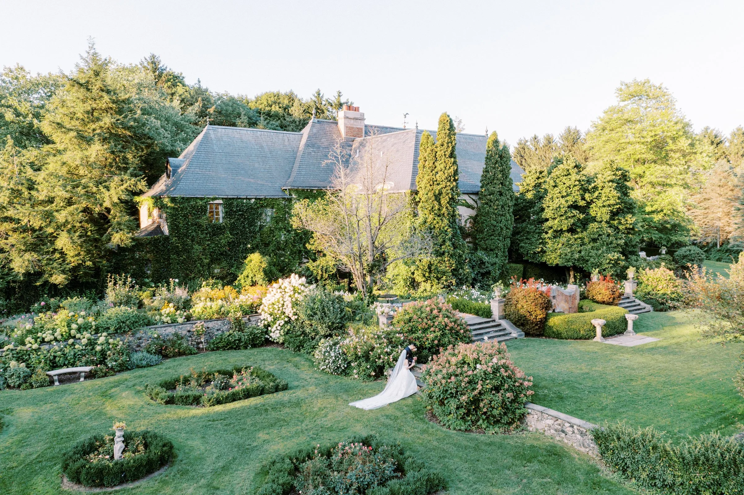 Michigan outdoor garden wedding venue