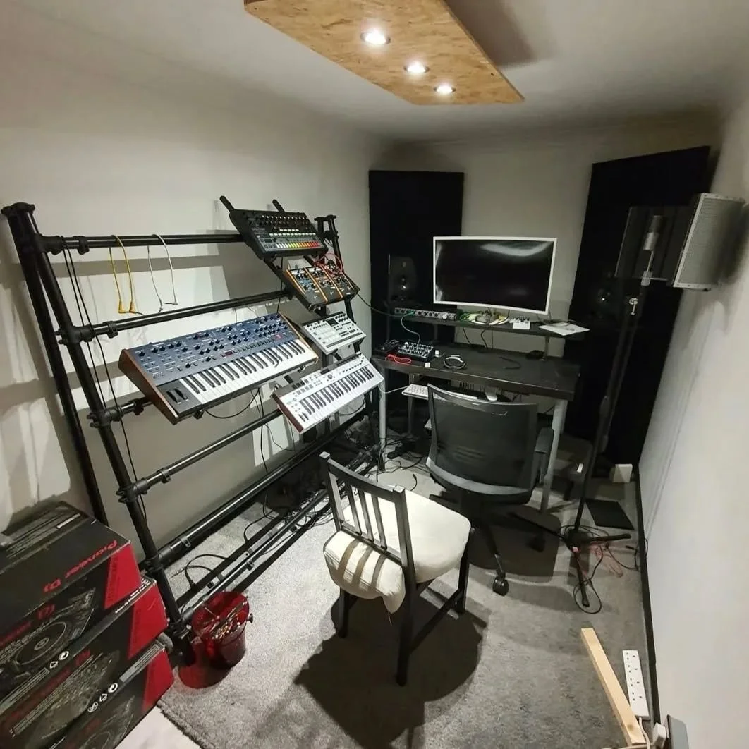Sole 24 hour access music production studio available &pound;475 pcm. Call Ben to view on 07850 575 542 or email info@archivestudios.co.uk. Available August 12th
&deg;
&deg;
&deg;
#musicstudio #musicstudios #bristollife #bristol #musicproduction #mus