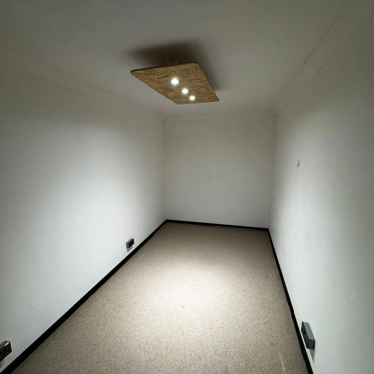 Hey Bristol, we have availability 🤘🤘 Two music production studios coming up on rolling monthly hire contracts. 24 hour sole access, get in touch for more info call Ben on  07850575442 @bennybridge1985

#musicproducer #bristolmusic #bristolproducer 