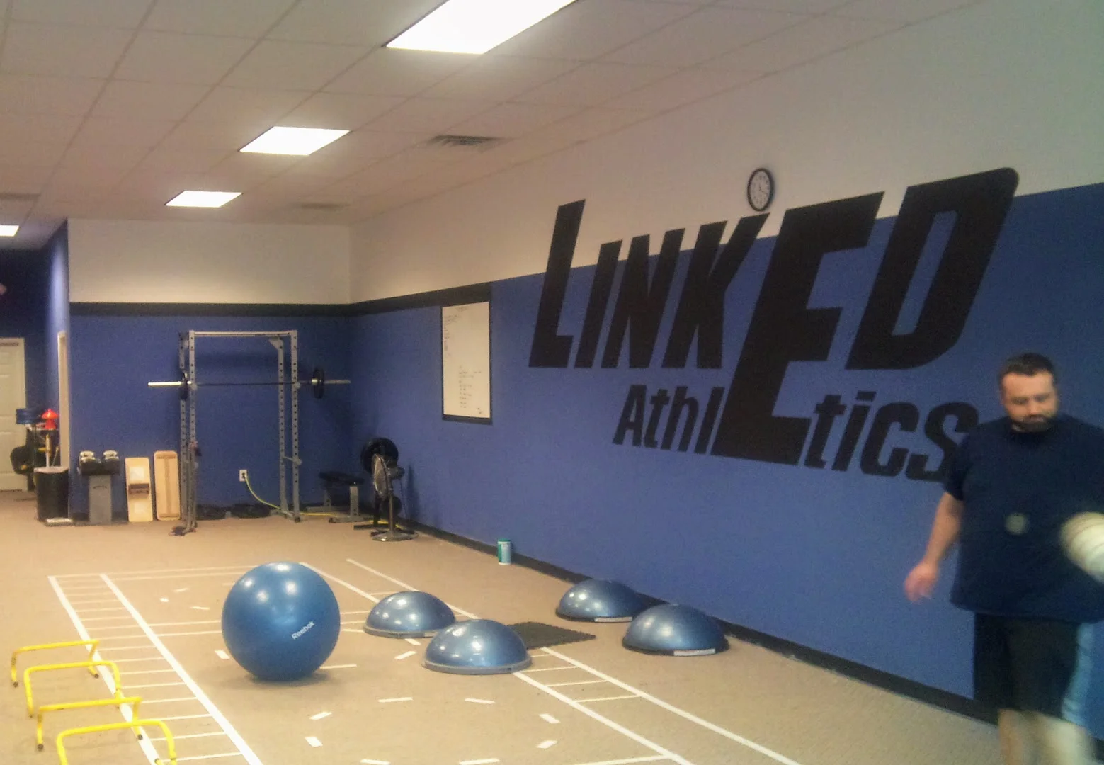 Linked-Atletics__wall mural.jpg