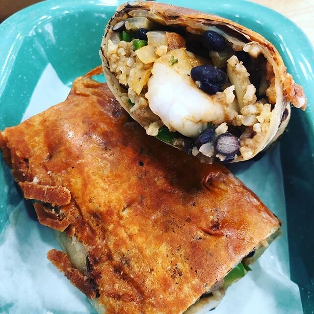 Griddled cheese crust is life! 🧀🌯 #burrito #elbarriotacos