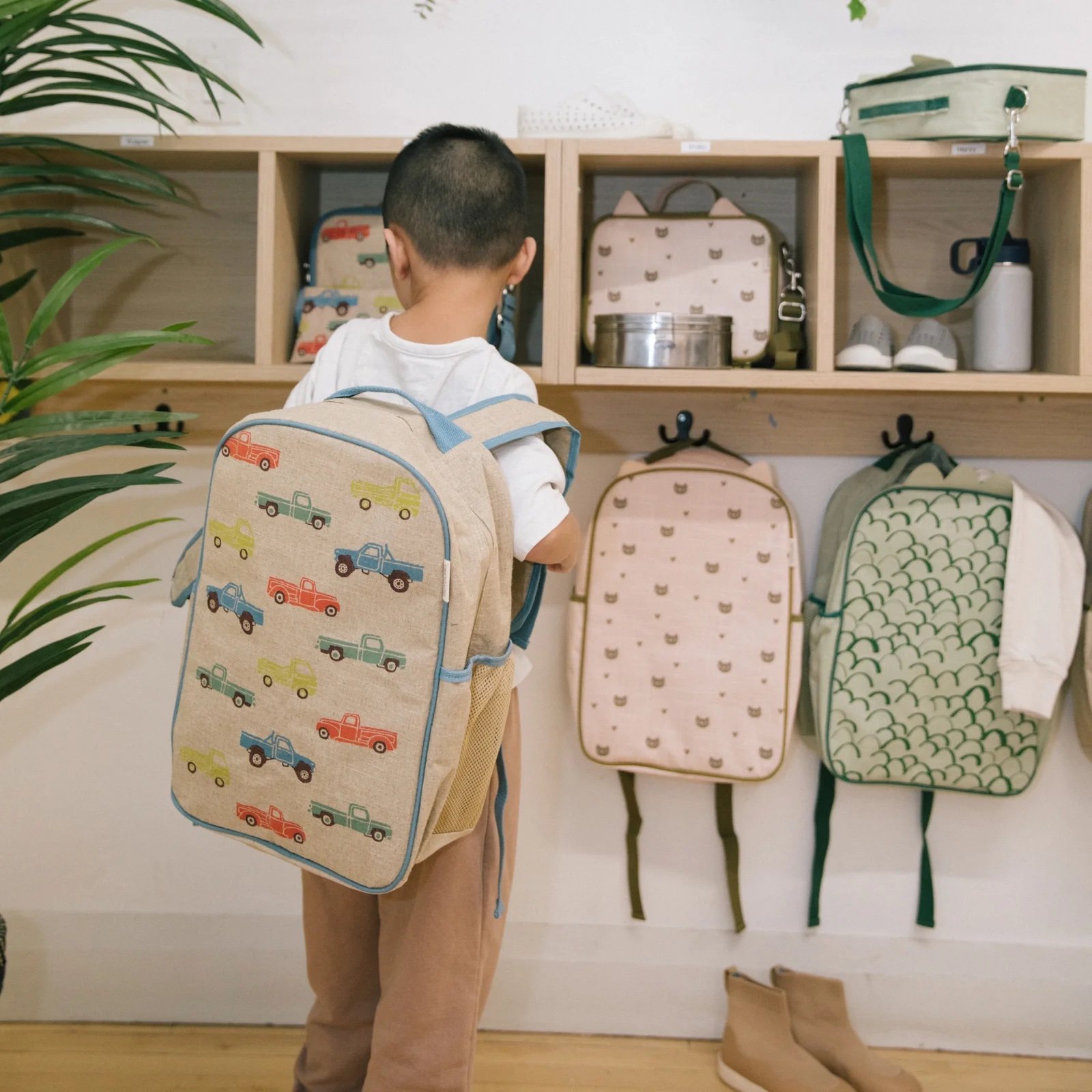 VintageTrucksGradeSchoolBackpacklifestyle3_2000px.jpg