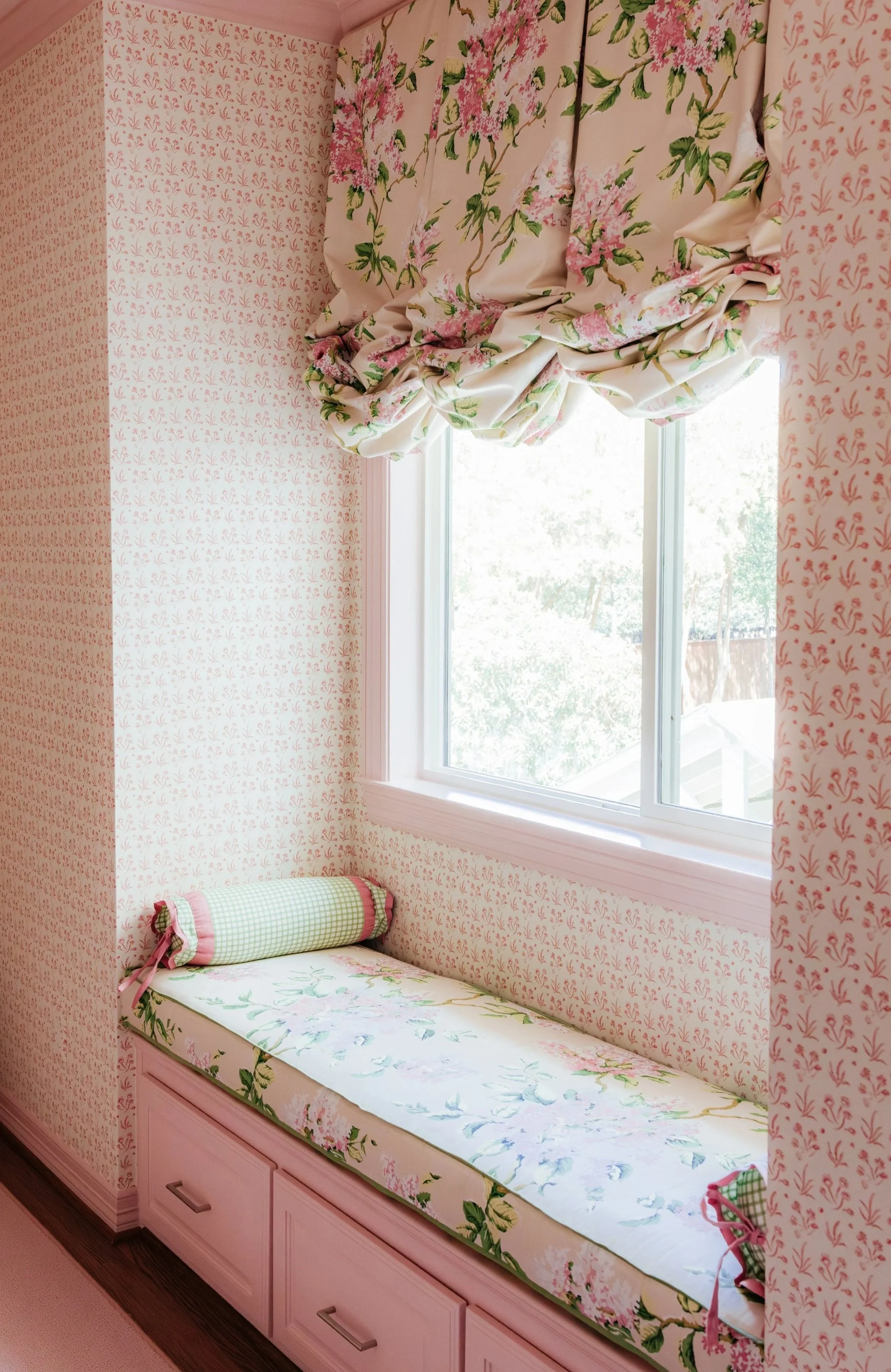 Sally%27s+Room1.jpg