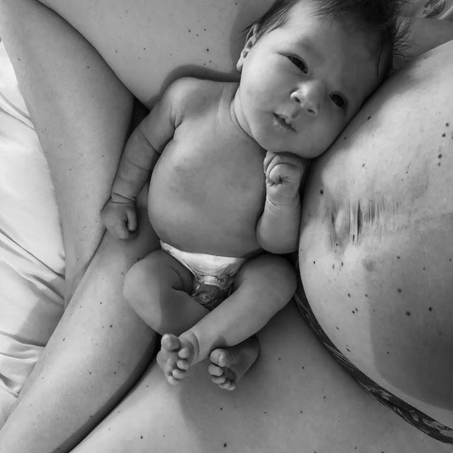 A beautiful start to the weekend.. #TheLatch #Breastfeeding #Weekend #newborn 📷 @moonlight_midwifemama