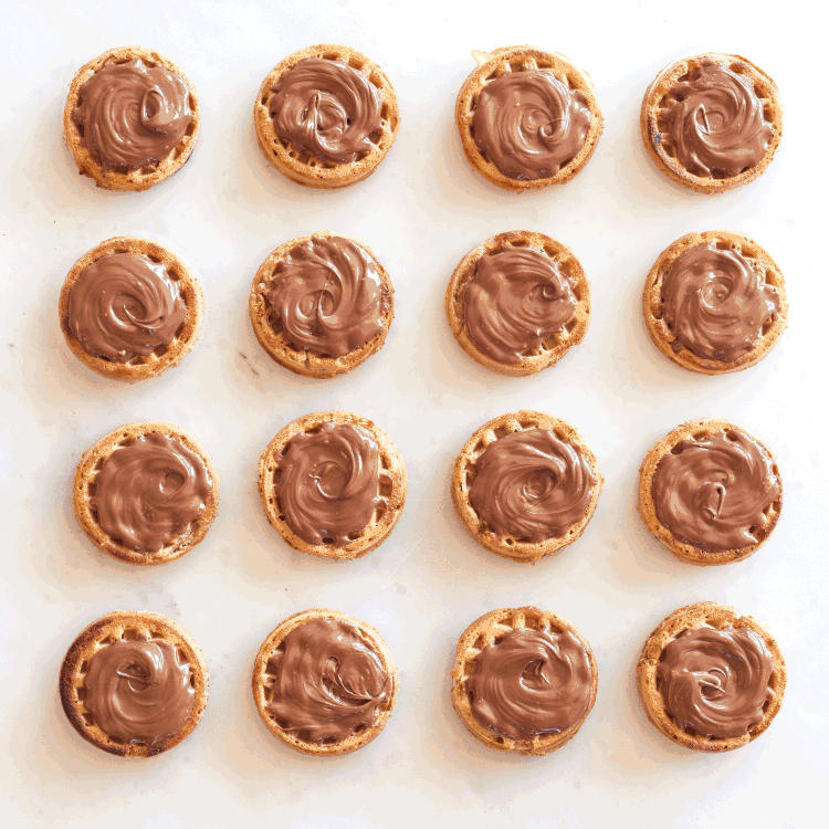 Nutella-Waffle-Versatile.gif