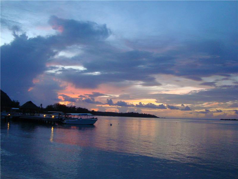 Tahiti Sunset.jpg