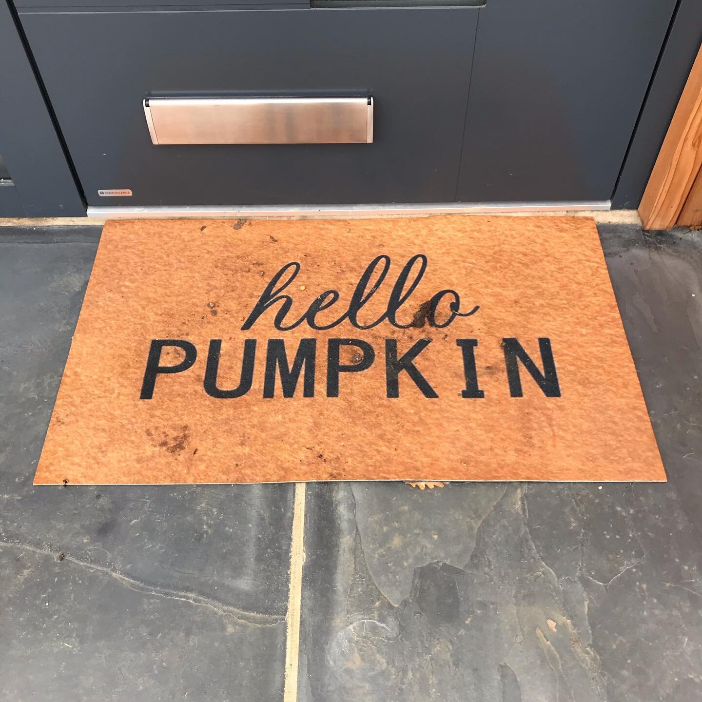 Ta muchly to @rachelwiddicombe for this morning, loving your doormat 😂🎃