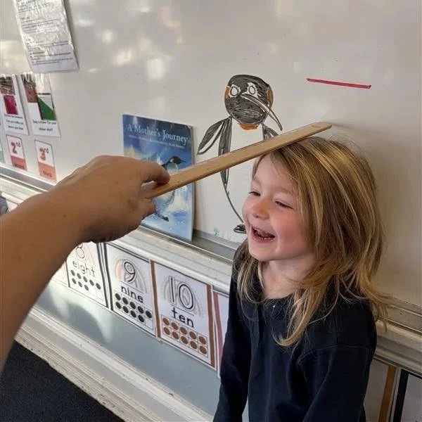 Kindergarten took a time-travel trip to Antarctica as they were introduced to a new continent&mdash;snowballs included. Students practiced balancing and tossing their snowballs, then waddled like penguins while carefully keeping an &ldquo;egg&rdquo; 