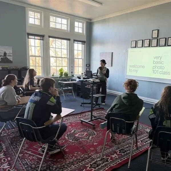 Rhetoric School Common Arts kicked off a new session last week, with students choosing from a variety of parent-taught classes, including Photography 101 with @_dorothyhuynh 

#sccslife #classicalchristianeducation #goodtruebeautiful