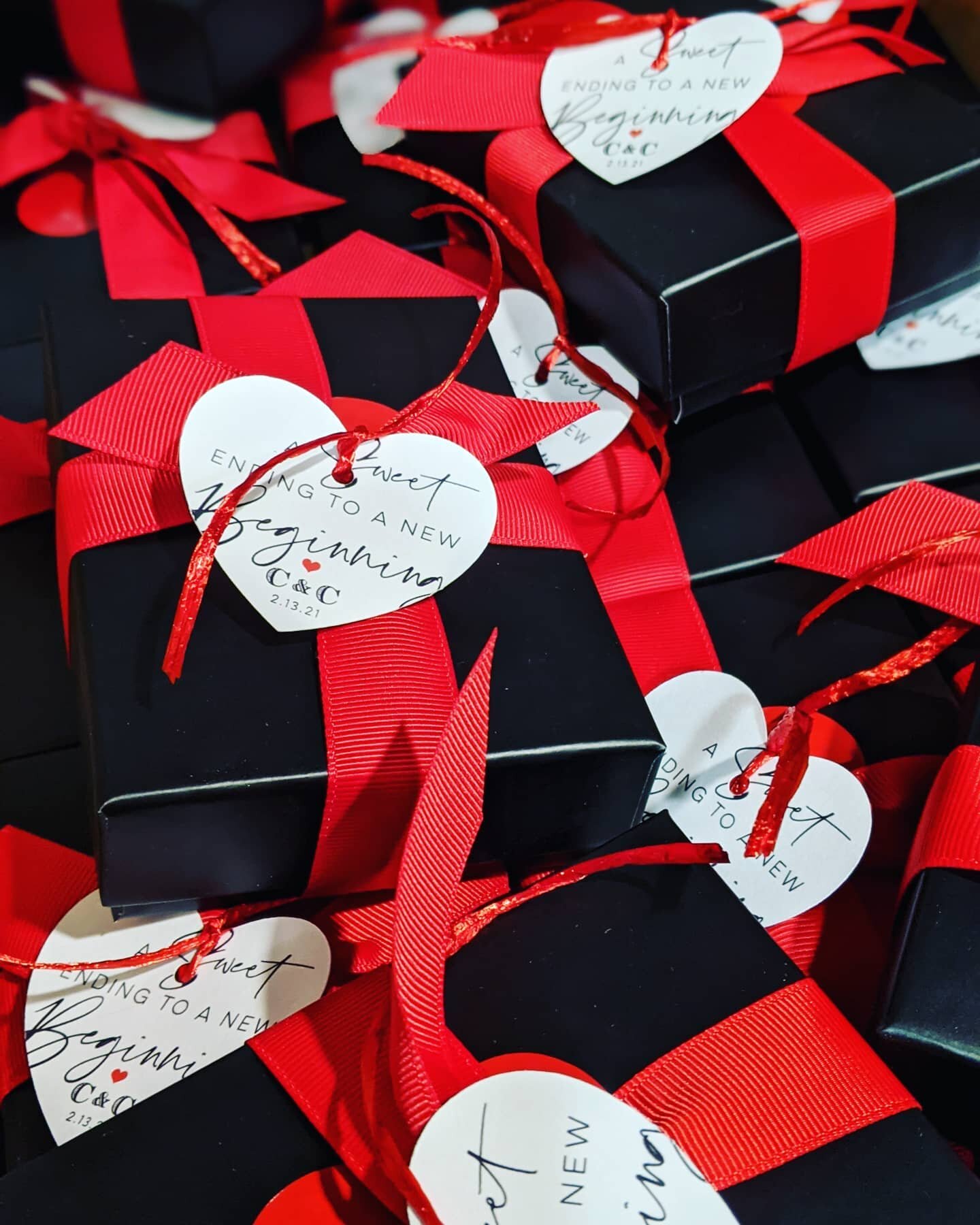 That's a wrap. VALENTINE'S 2021. Until next year.
.
.
We had so much fun surprising you all with our artisan #chocolatetruffles this year, we think we'll make it an annual tradition! #valentinesdaygifts 
.
.
#stlfoodies #stlsmallbusiness #scratchkitc