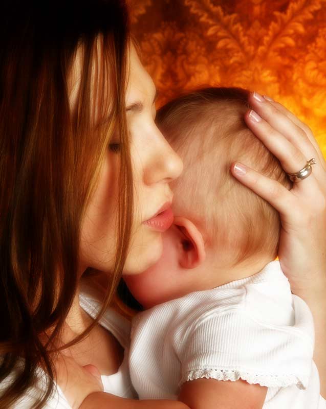 momsingingtobaby.jpg