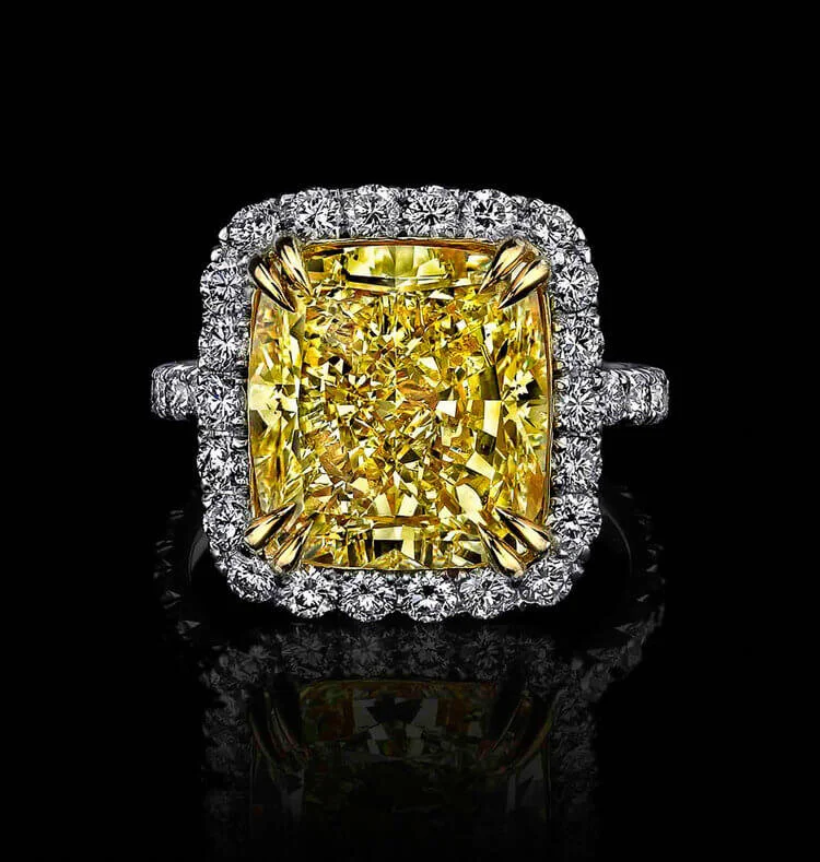 10.03ct Fancy Light Yellow Cushion Cut SI1 Diamond Ring
