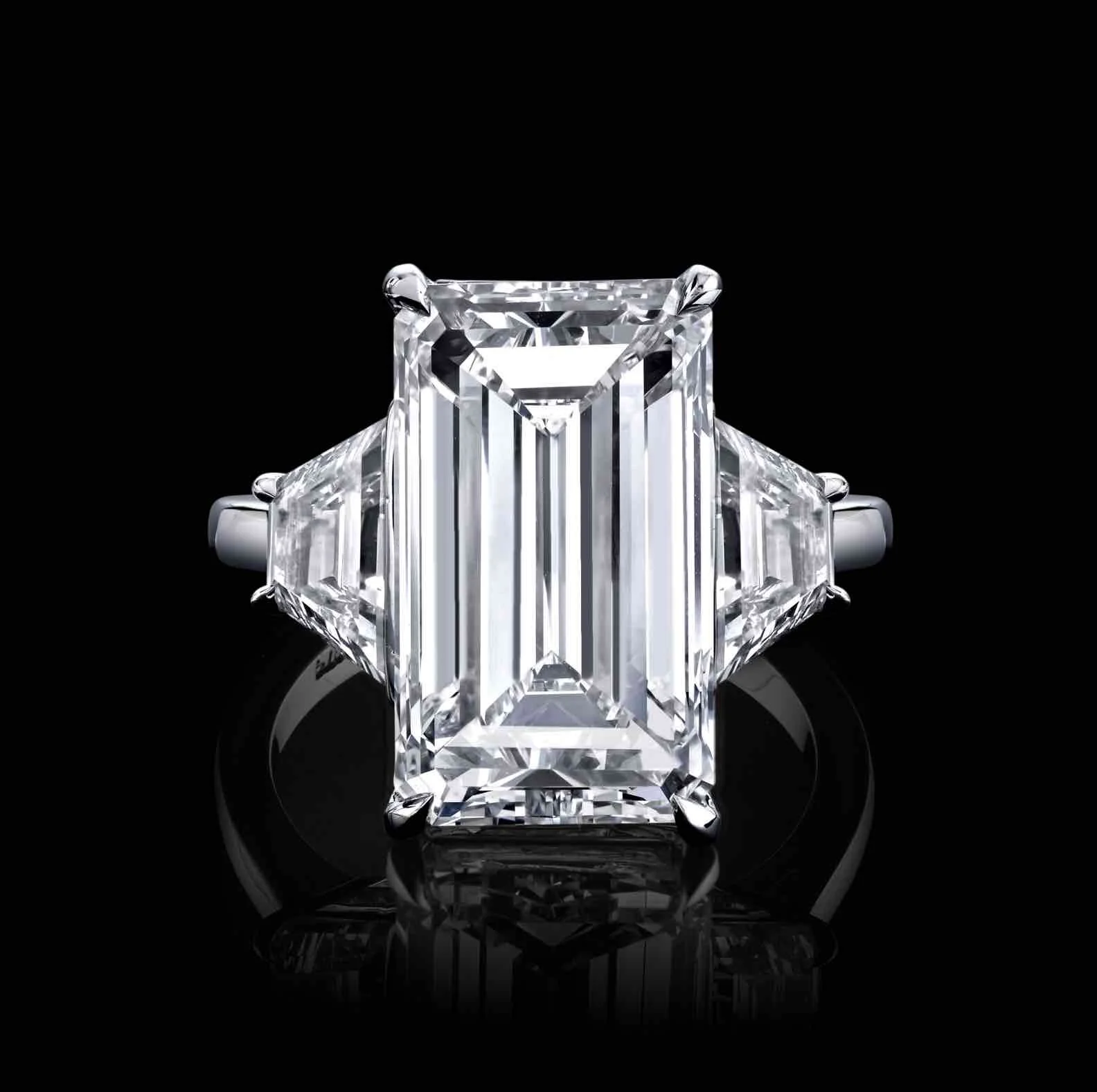 9.01ct Emerald cut Diamond, F color VVS2 clarity