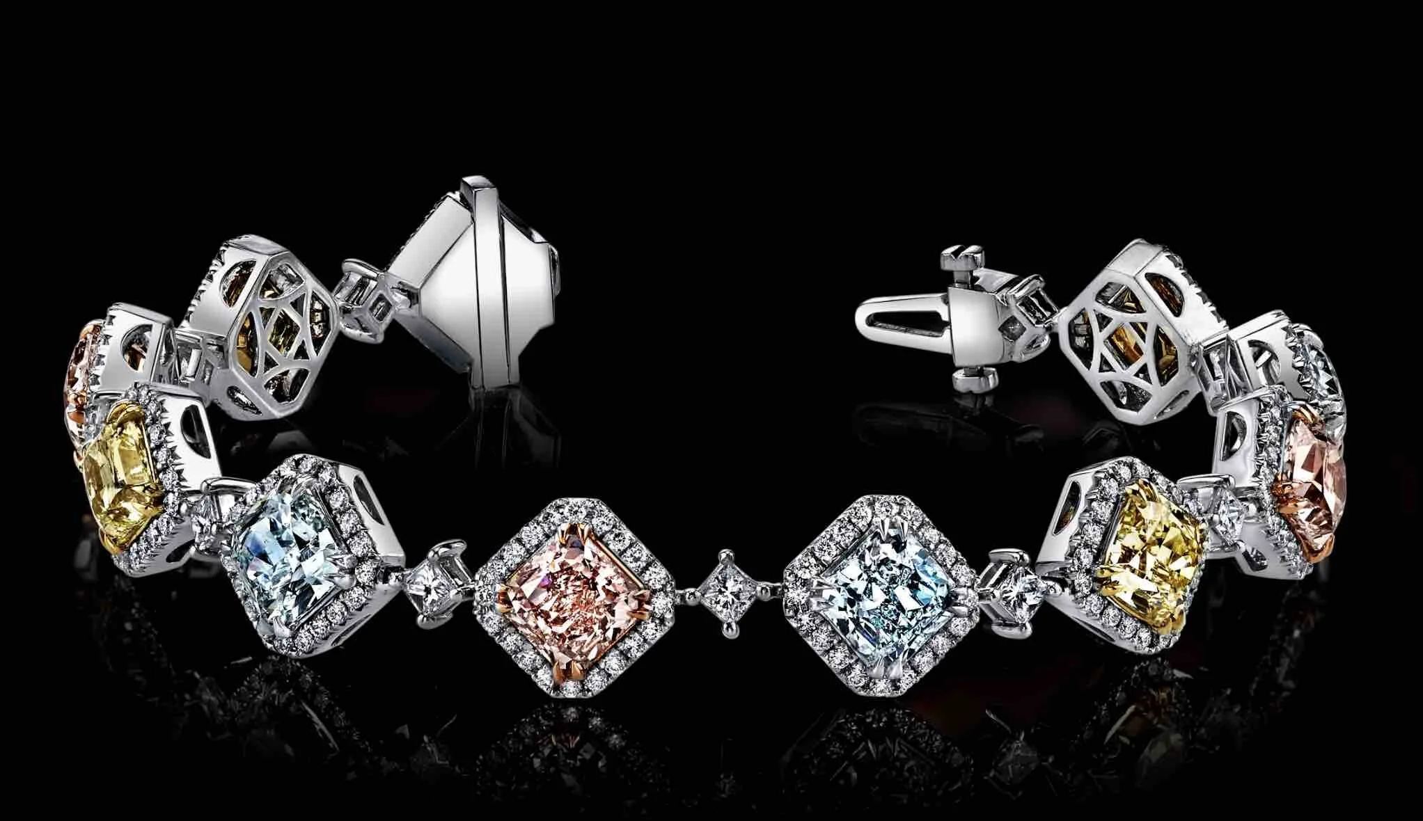 What are colored Diamonds?