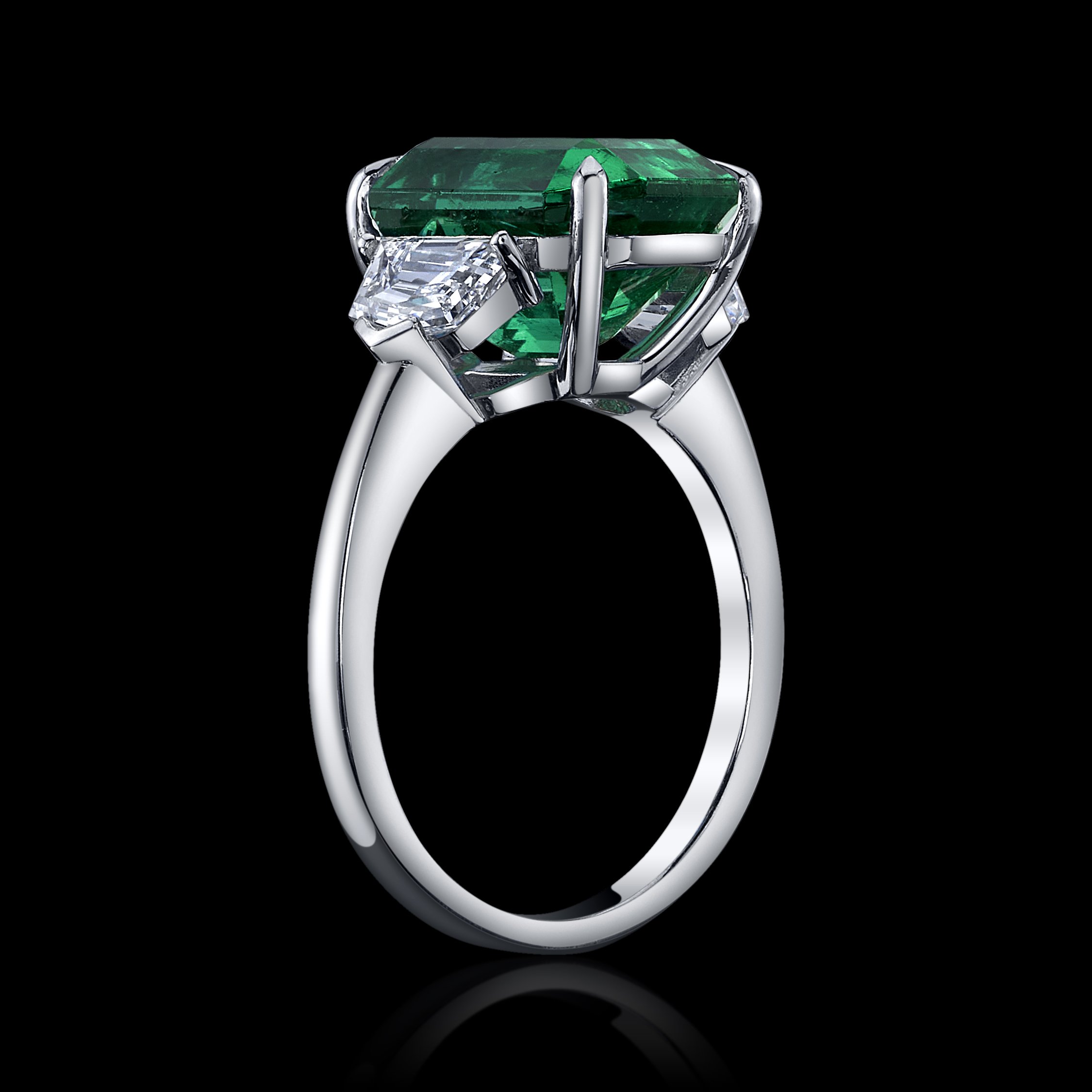 5.02ct EM emerald side.jpg