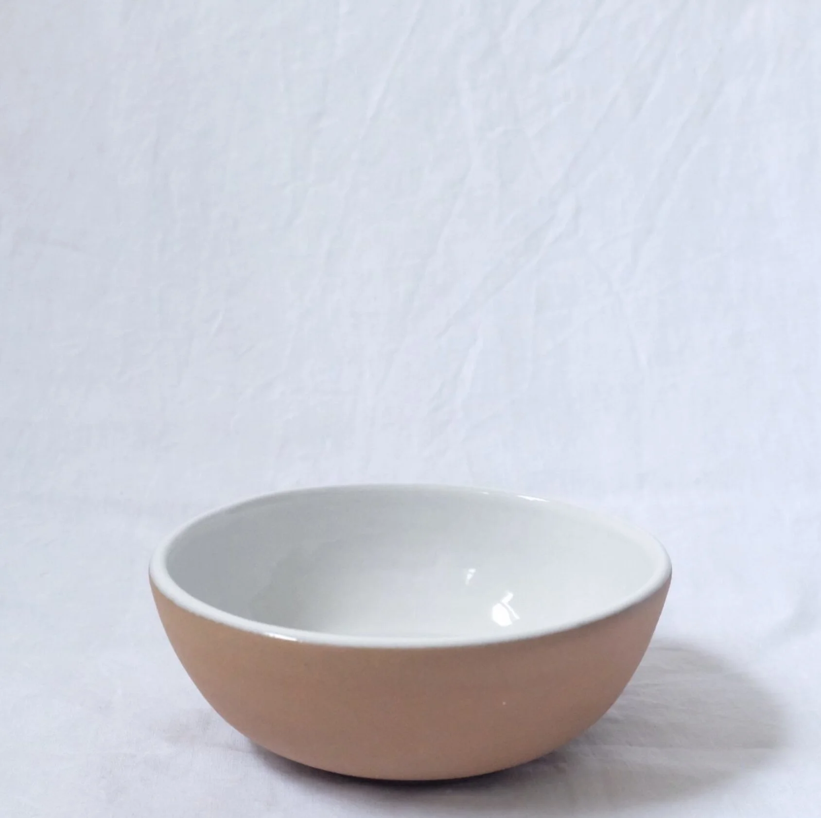 Lagos del Mundo White Glazed Bowls