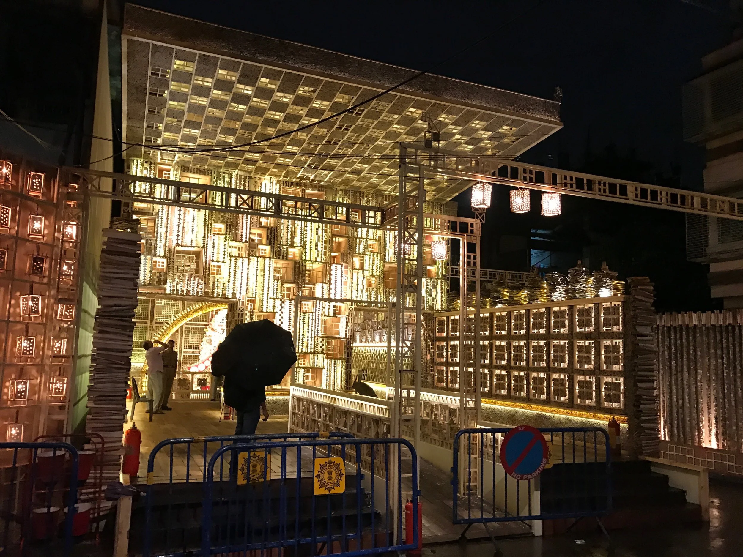 Figure 3. Pandal of Bakulbagan Sarbojanin, Kolkata, Bimal Samanta, designer, 2018. Copyright Swati Chattopadhyay.