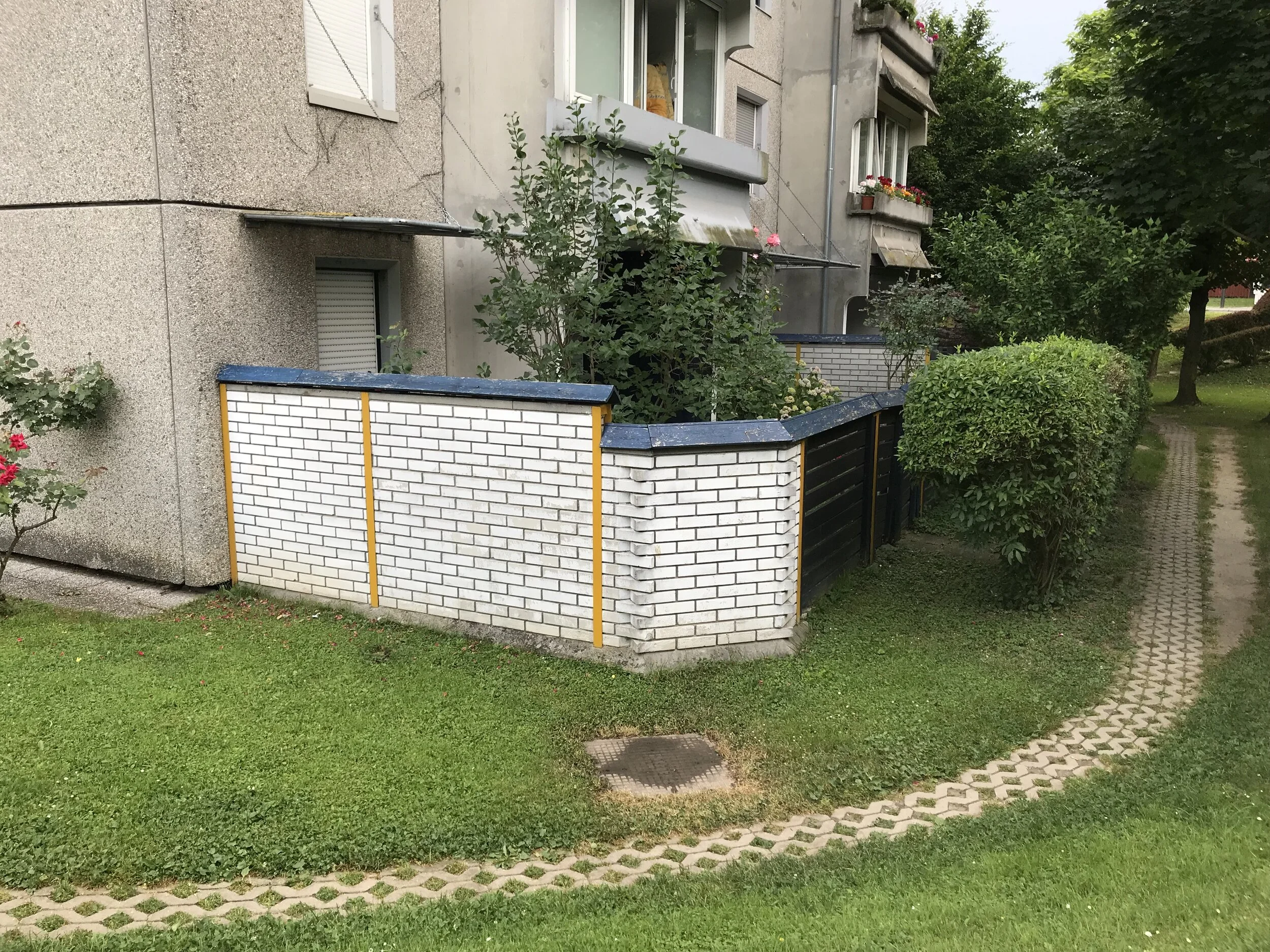 Figure 4. Fužine_03: Private gardens at tower base, Fužine, 2019. Photograph by Michael R. Allen.