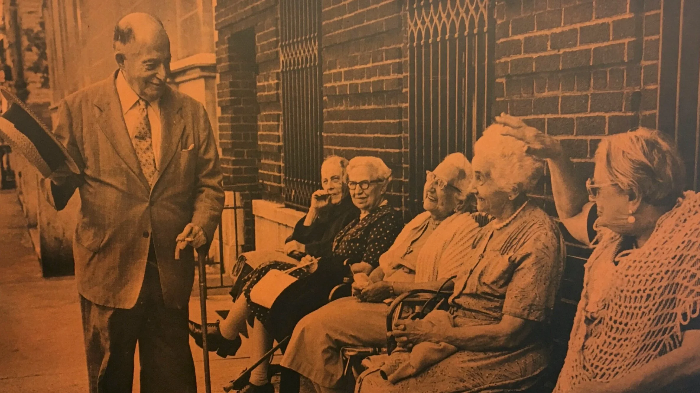 Viewing, Watching, Observing: Aging and the Architecture of Intermediate Space
