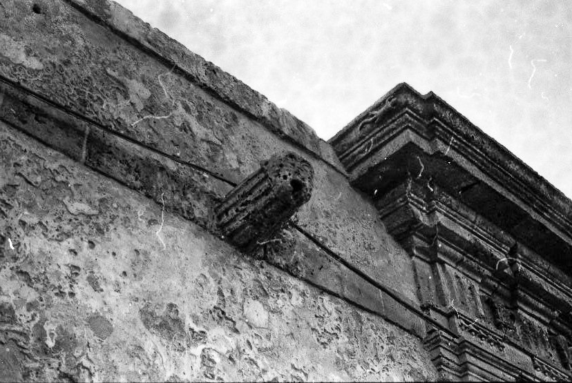  Figure 8. A human-faced gargoyle/water spout on the Palazzo Villadorata. Photograph by G. Vaccarino Gearty, 2022. 