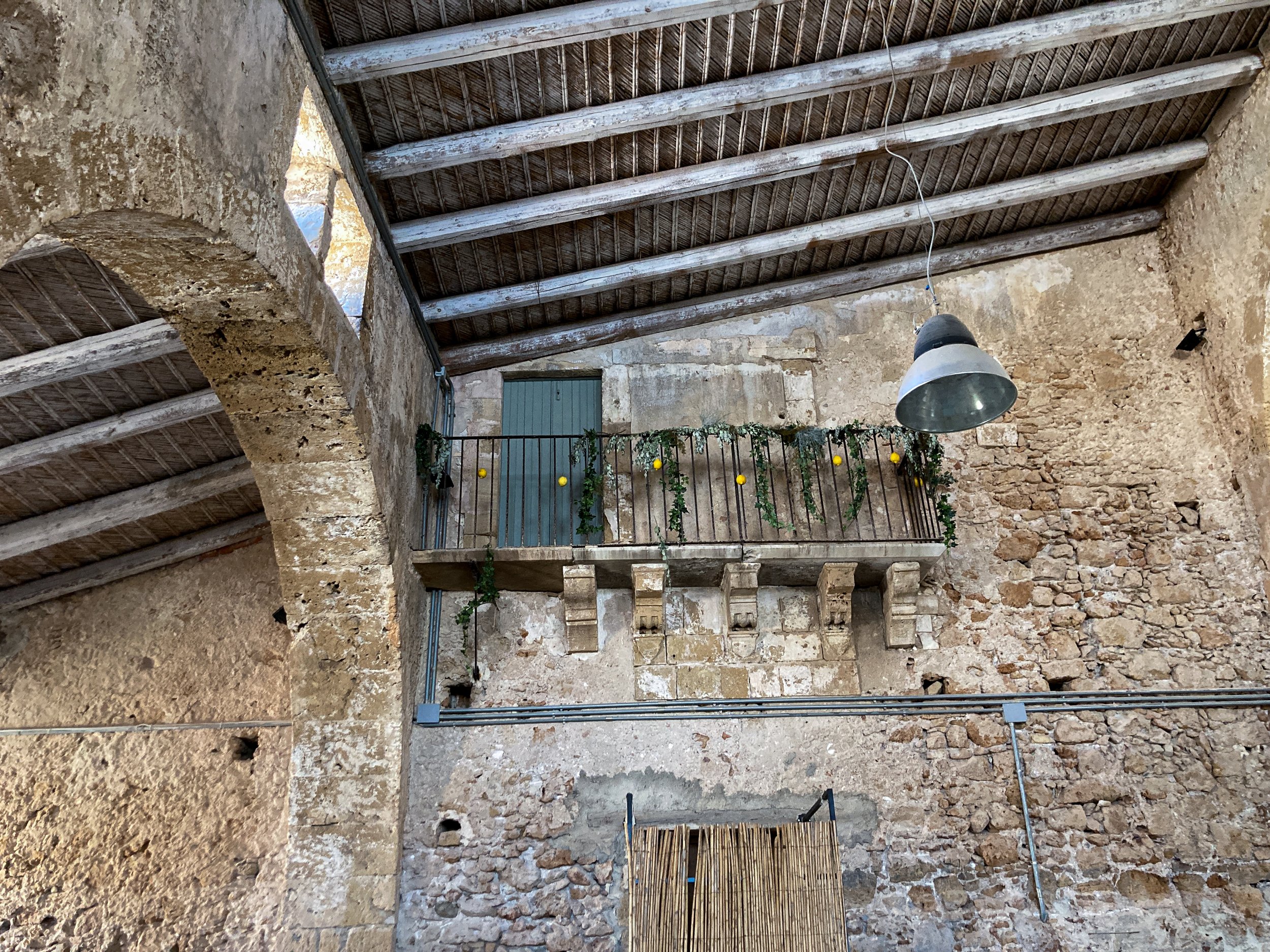  Figure 10. Prince Villadorata used this little balcony within the Loggia to periodically check on the workers’ progress. Photograph by G. Vaccarino Gearty, 2022. 
