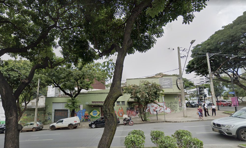  Figure 10. Armazém do Campo as seen from the street, Belo Horizonte. Photograph by Lydia Collins, 2023. 