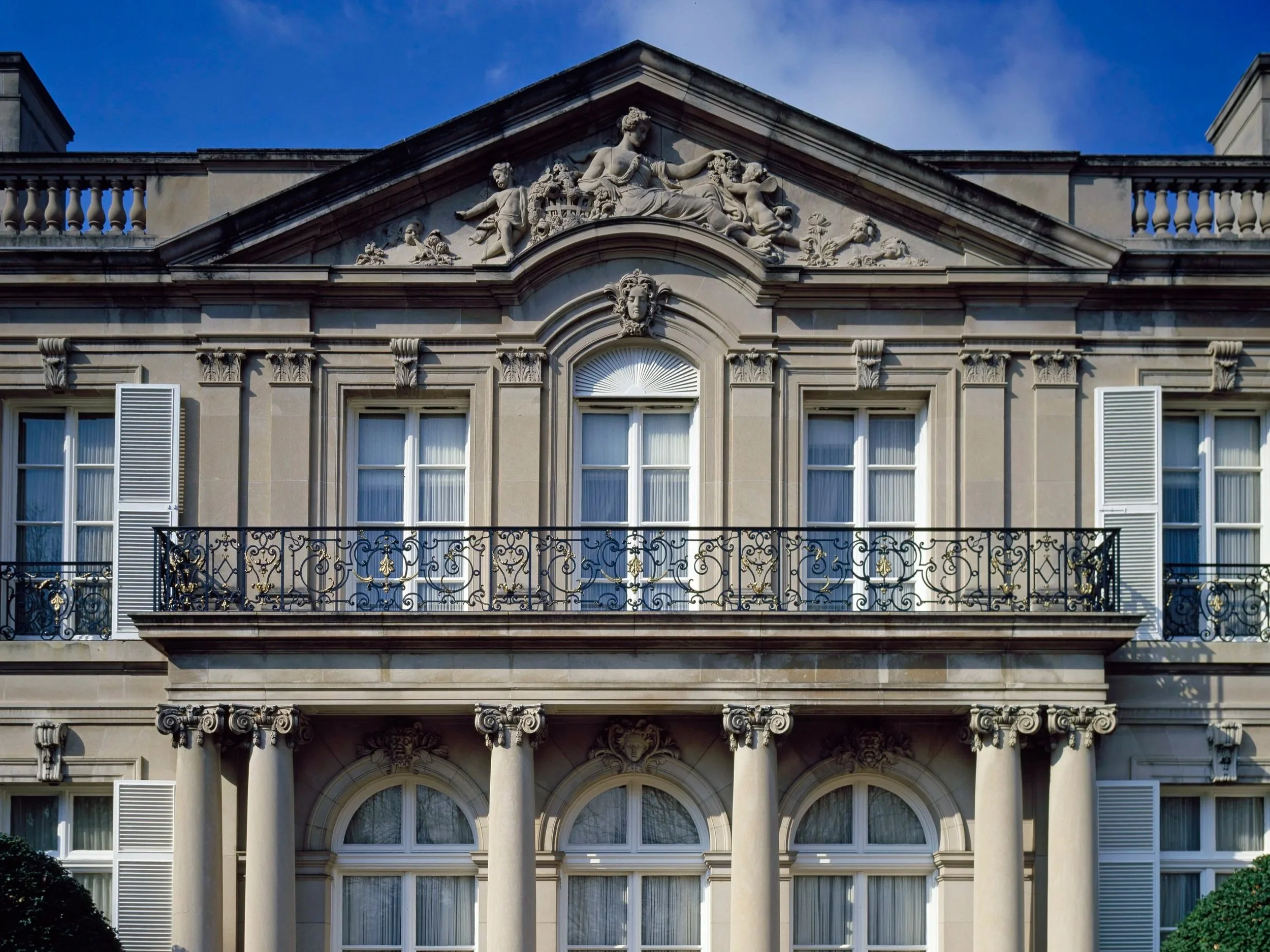 Is there a White Architecture? 