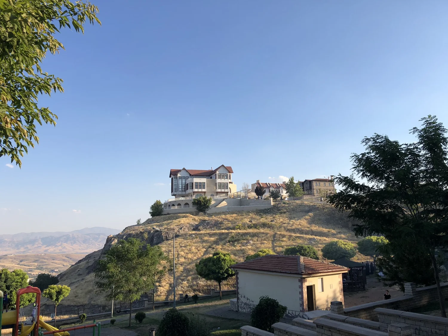 platform-a-ghostly-landscape-harput-between-confabulation-and-denudation