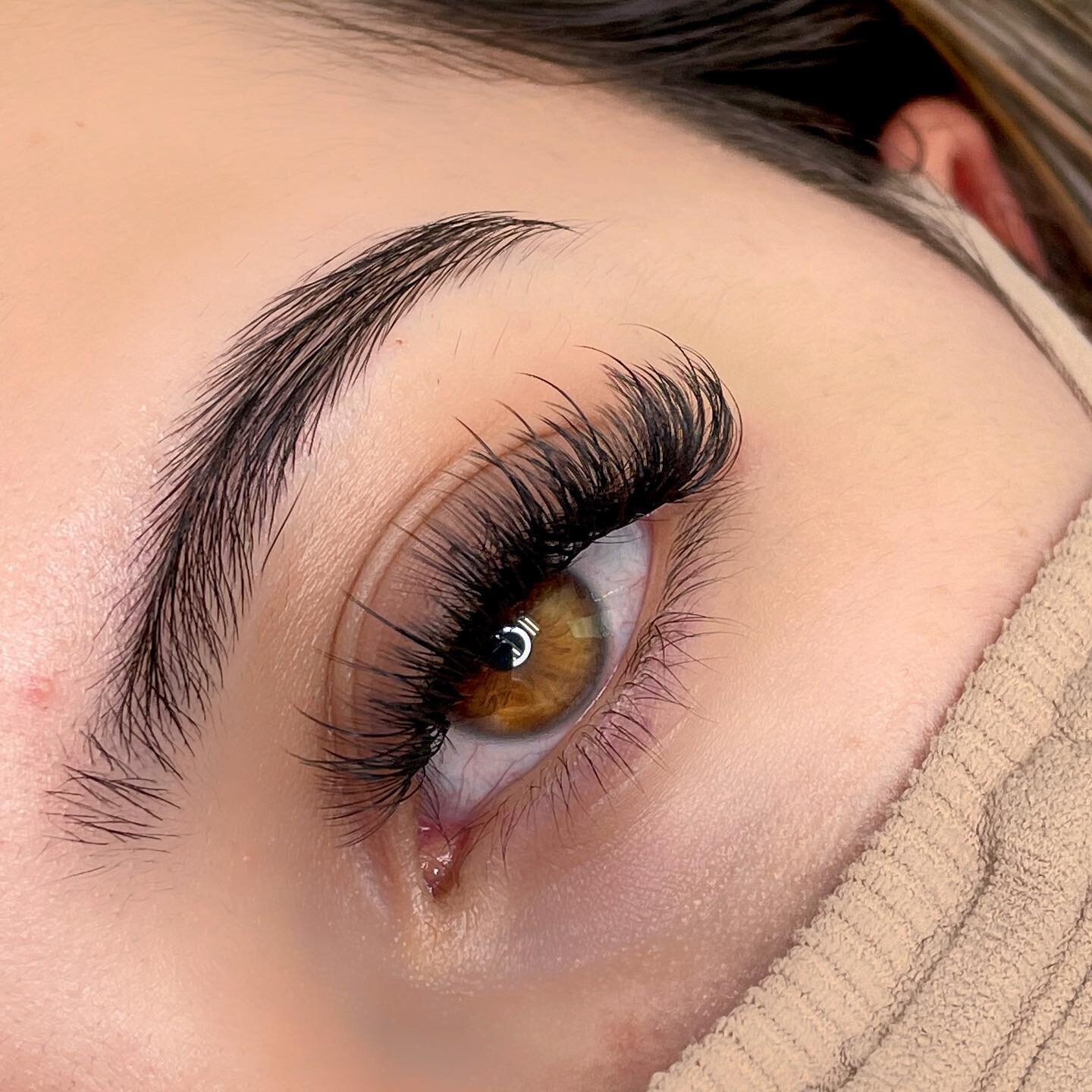 Trying to figure out a new theme for my page so I played around with some editing and wow 😯😍 Swipe &rarr; for the before edit!
P.S. - we never ever edit the lashes! What do you think? ☺️
P.S.S. - I am still not able to accept new lash clients until