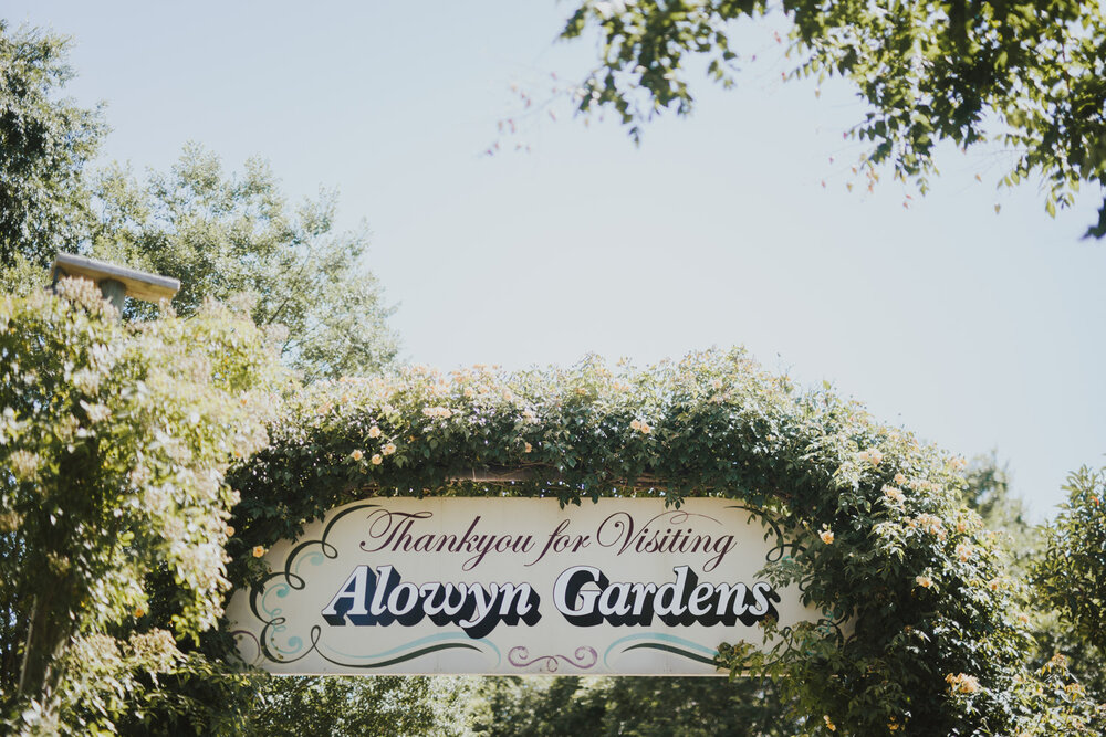 Alowyn-Gardens-Wedding-0005.jpg