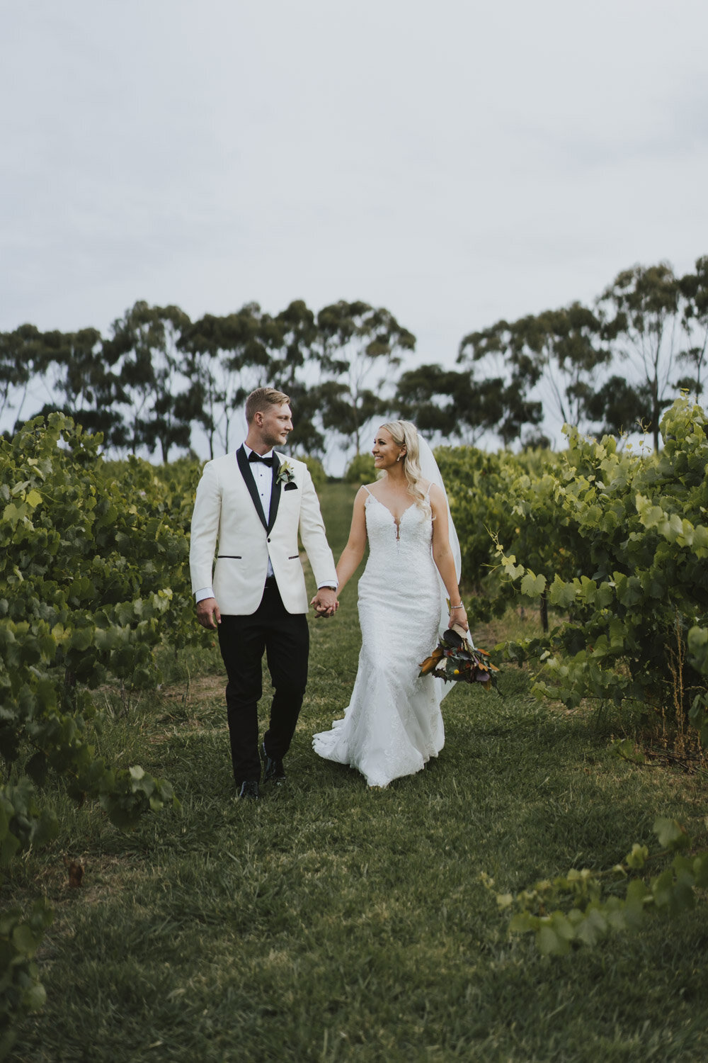 St-Annes-Vineyard-Winery-Wedding-0077.jpg