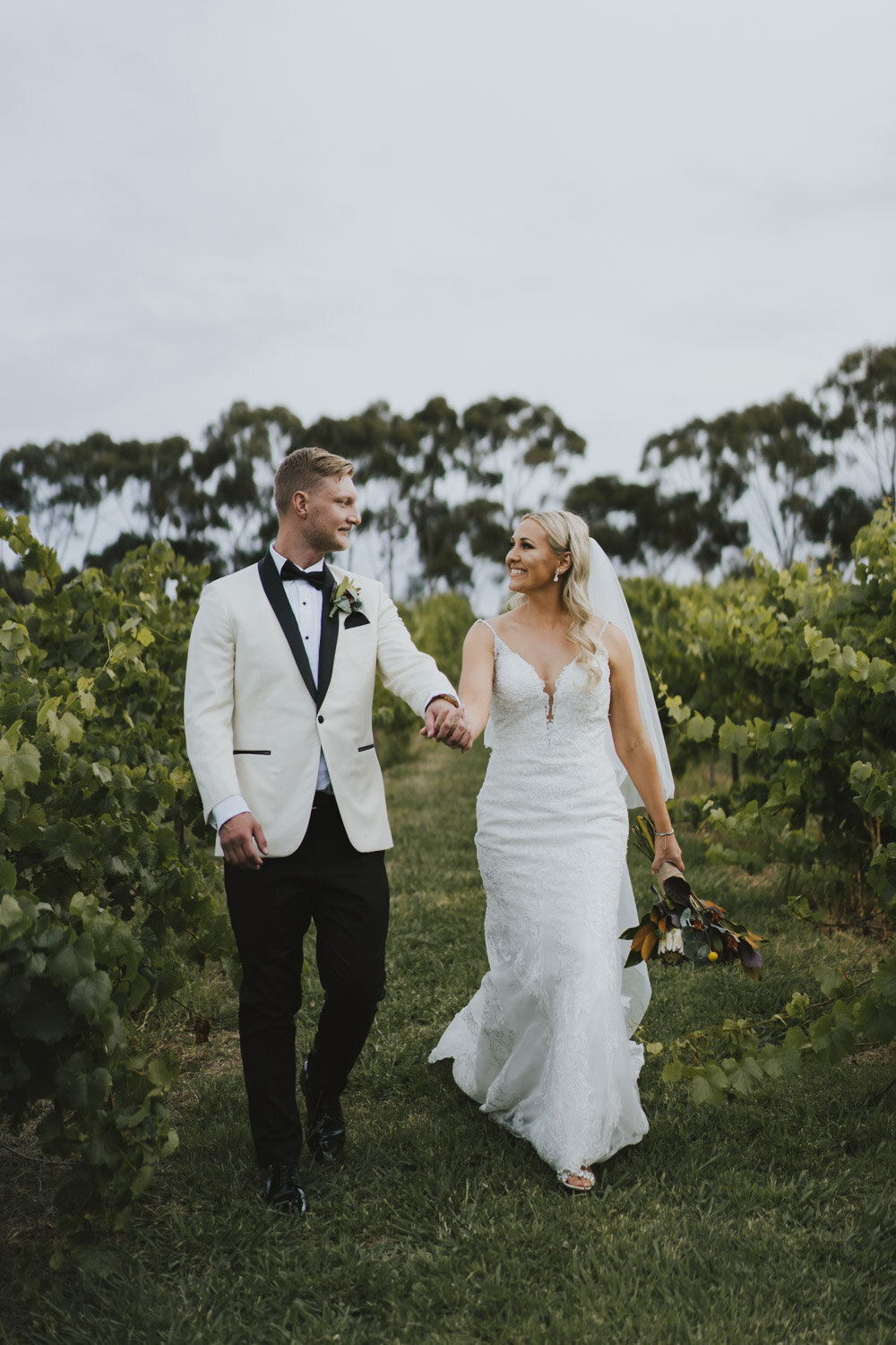 St-Annes-Vineyard-Winery-Wedding-0079.jpg