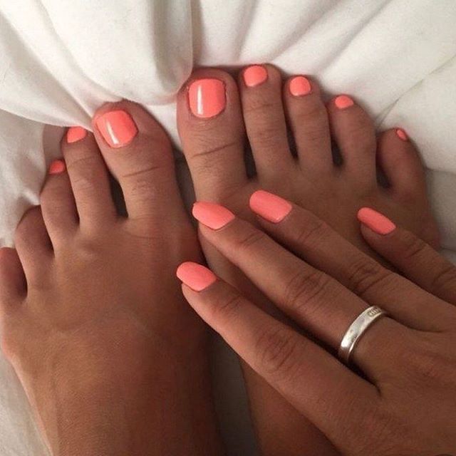 Tell me, what&rsquo;s you favourite summer nail shade? I&rsquo;m currently trying to choose my range of dip powder colours. So many to choose from! Let me know your fav shade so I can get it in my order 💅🏻 📷@Pinterest  #nails #kiaraskydippowder #o