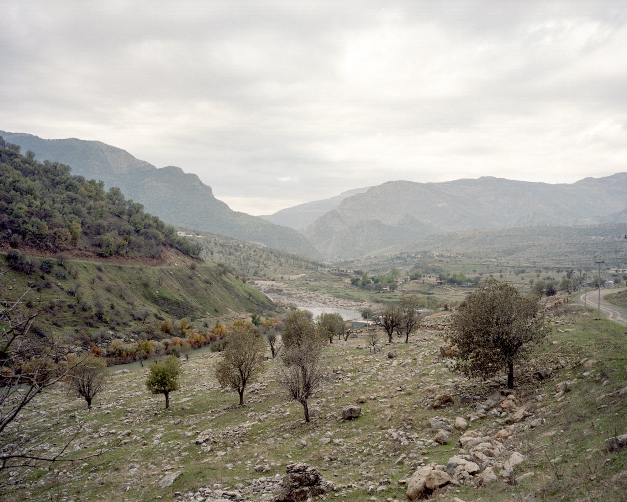  Haci bey cay, which forms the border between Iraq and Turkey in some parts. This river is a small tributary of the Greater Zab. Two dams are planned in this particular scene. Mergasor, Iraq. 