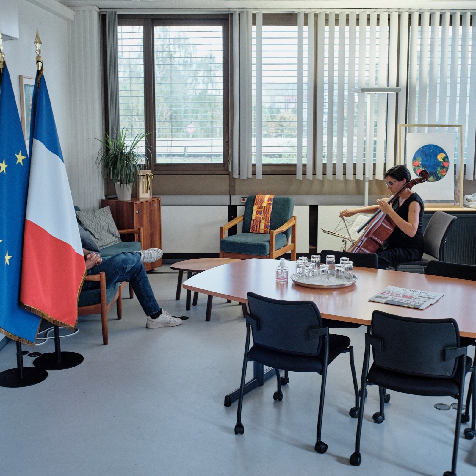 Portrait of cellist Marie Schmit for Libération | Mathias Zwick