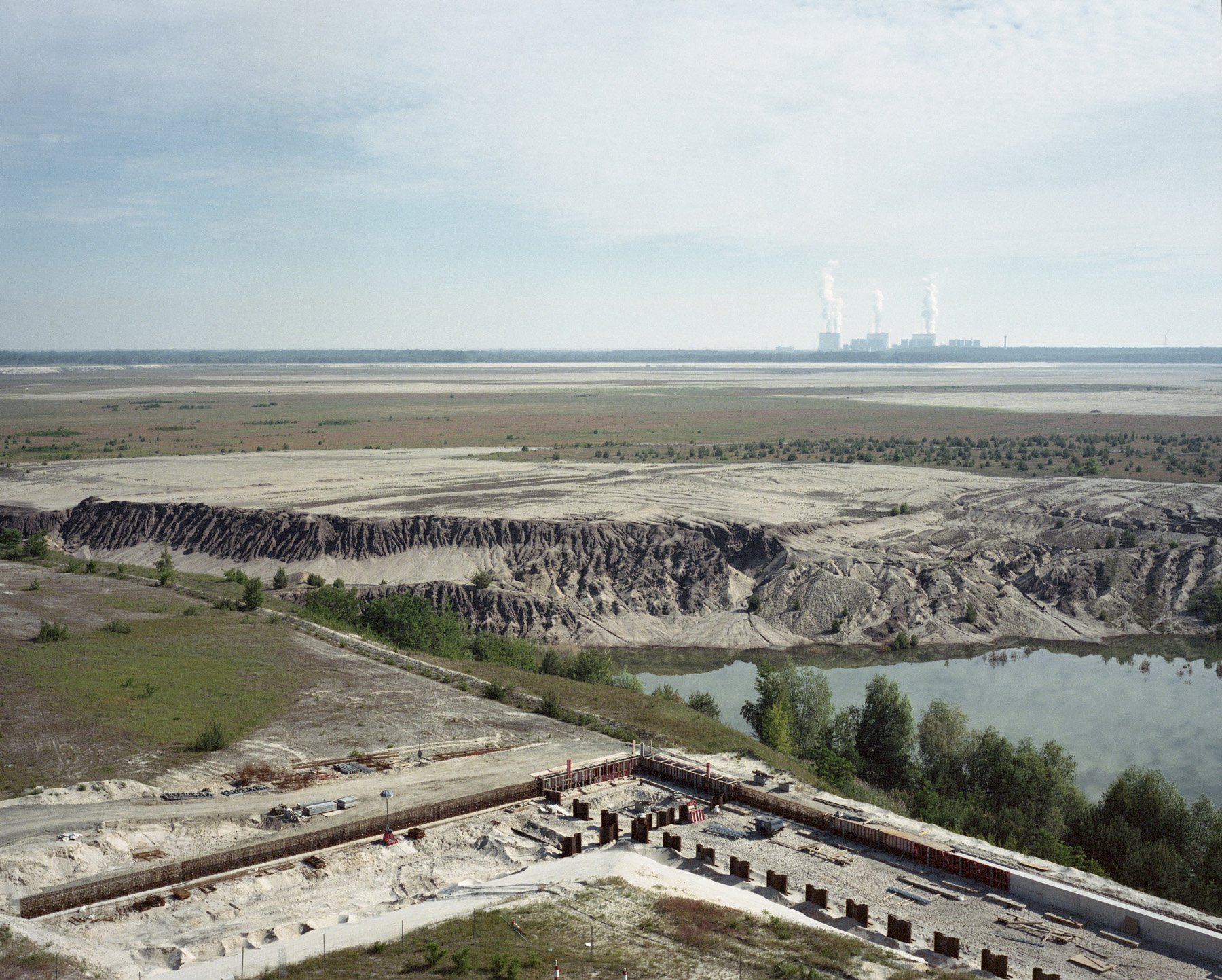  Germany, Boxberg. 2019. A view of Welzow mines and power station, a lignite-fire power station. Before the German unification, it was part of the so called “Black Triangle”, a border region shared by Germany, Poland and the Czech Republic, long char