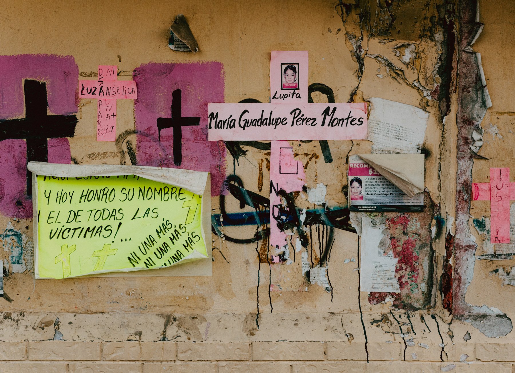 Reports of missing women cover the facade of the abandoned ‘Hotel Verde’ in Ciudad Juárez, Mexico – a site once tied to horrific crimes. Between 2008 and 2010, several young women were abducted, forced into prostitution, and murdered there. Today, t
