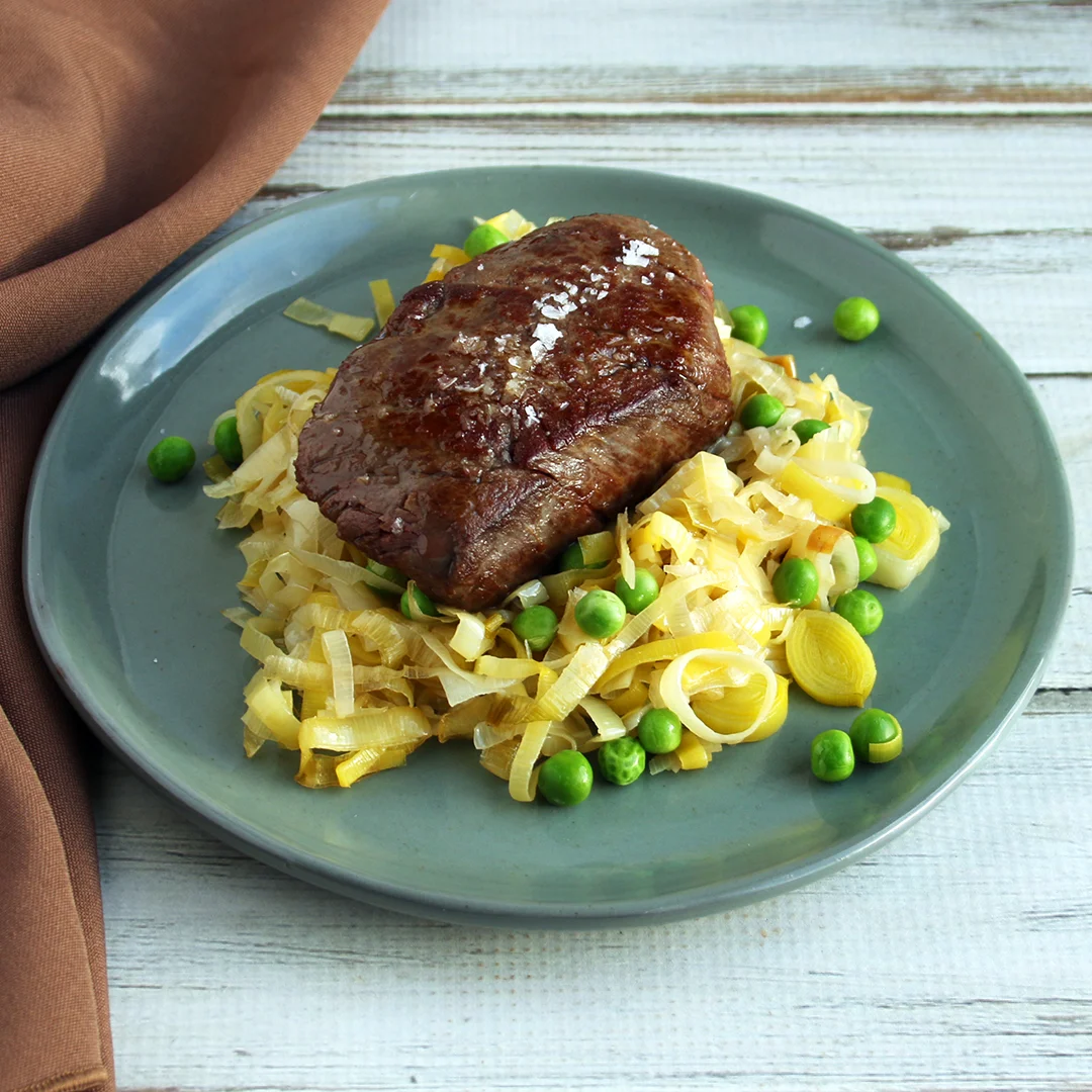 Fillet Steak with Leeks and Peas
