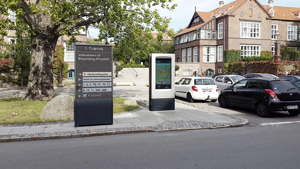 Digital Signs as a Call Center and Information Reception Desk